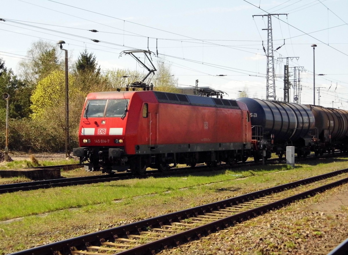 Am 16.04.2015 kam die 145 014-7 von der DB aus Richtung Hannover nach Stendal und fuhr weiter in Richtung Magdeburg .