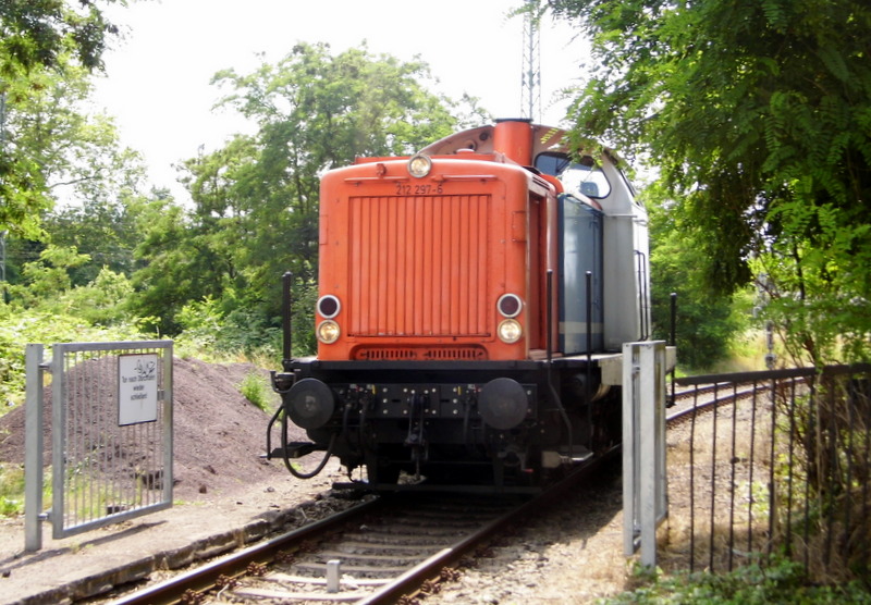 Am 16.07.2014 kam die 212 297-6 von Alstrom aus Richtung Magdeburg nach Stendal und fuhren ins RAW Stendal.