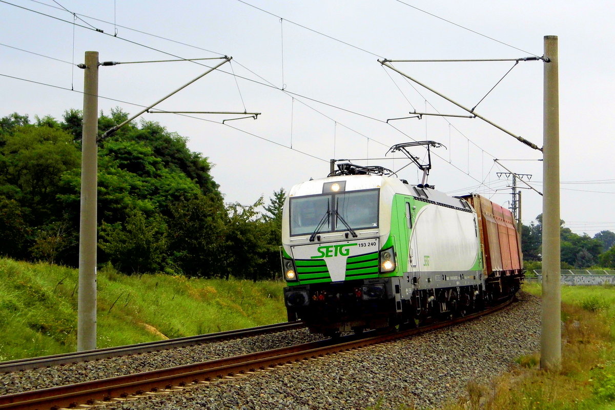 Am 16.08.2017 fuhr die  193 240-9 von der SETG (ELL)  von Stendal  nach Borstel .