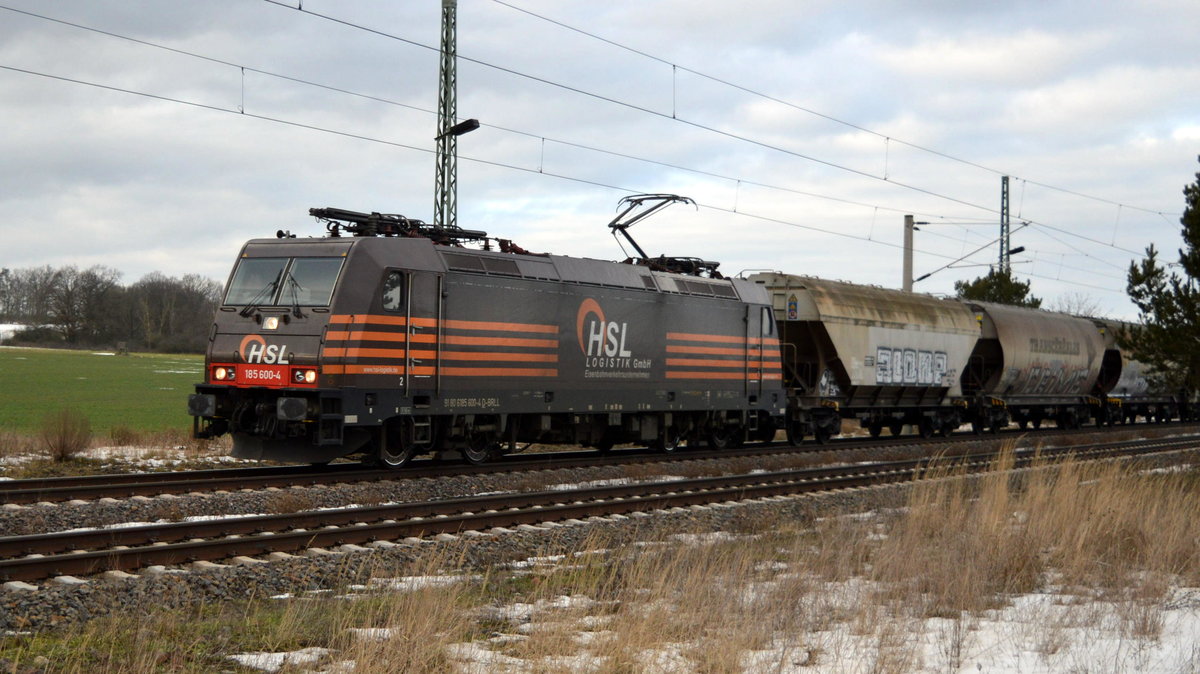 Am 17.02.2021 kam die 185 600-4 von der HSL Logistik GmbH, (BLL) aus der Richtung Stendal nach Demker und fuhr weiter in Richtung Magdeburg .