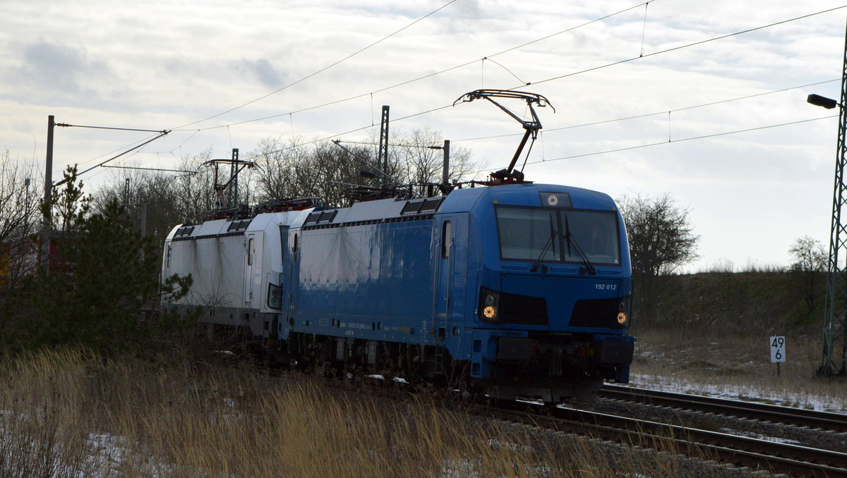  Am 17.02.2021 kam die 192 012-3 und die  193 582-4 von der TXL - TX Logistik AG, aus der Richtung Magdeburg nach Demker und fuhr weiter in Richtung Stendal .