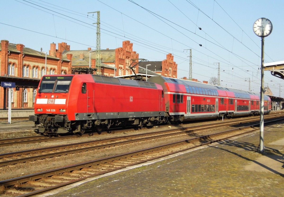 Am 17.03.2016 kam die 146 026 von der DB aus Richtung Magdeburg nach Stendal und fuhr weiter in Richtung Uelzen .