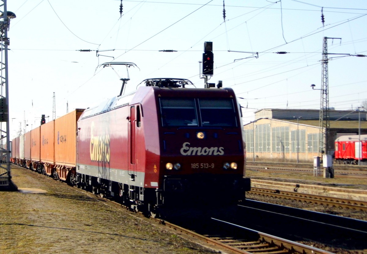Am 17.03.2016 kam die   185 513-9 von der Emons aus Richtung Wittenberge nach Stendal und fuhr weiter in Richtung Magdeburg.
