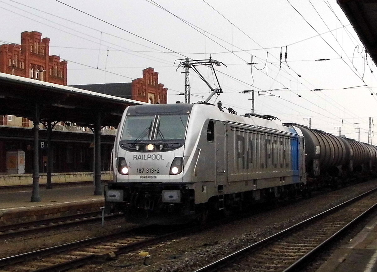 Am 17.03.2017 kam die  187 313-2 von der HSL Logistik GmbH,(Railpool )  aus Richtung Magdeburg nach Stendal und fuhr weiter in Richtung Wittenberge .