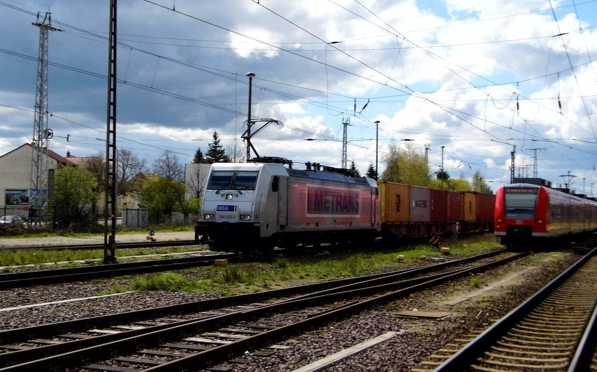 Am 17.04.2016 kam die 386 020-2 von METRANS aus Richtung Salzwedel nach Stendal und fuhr weiter in Richtung  Magdeburg.