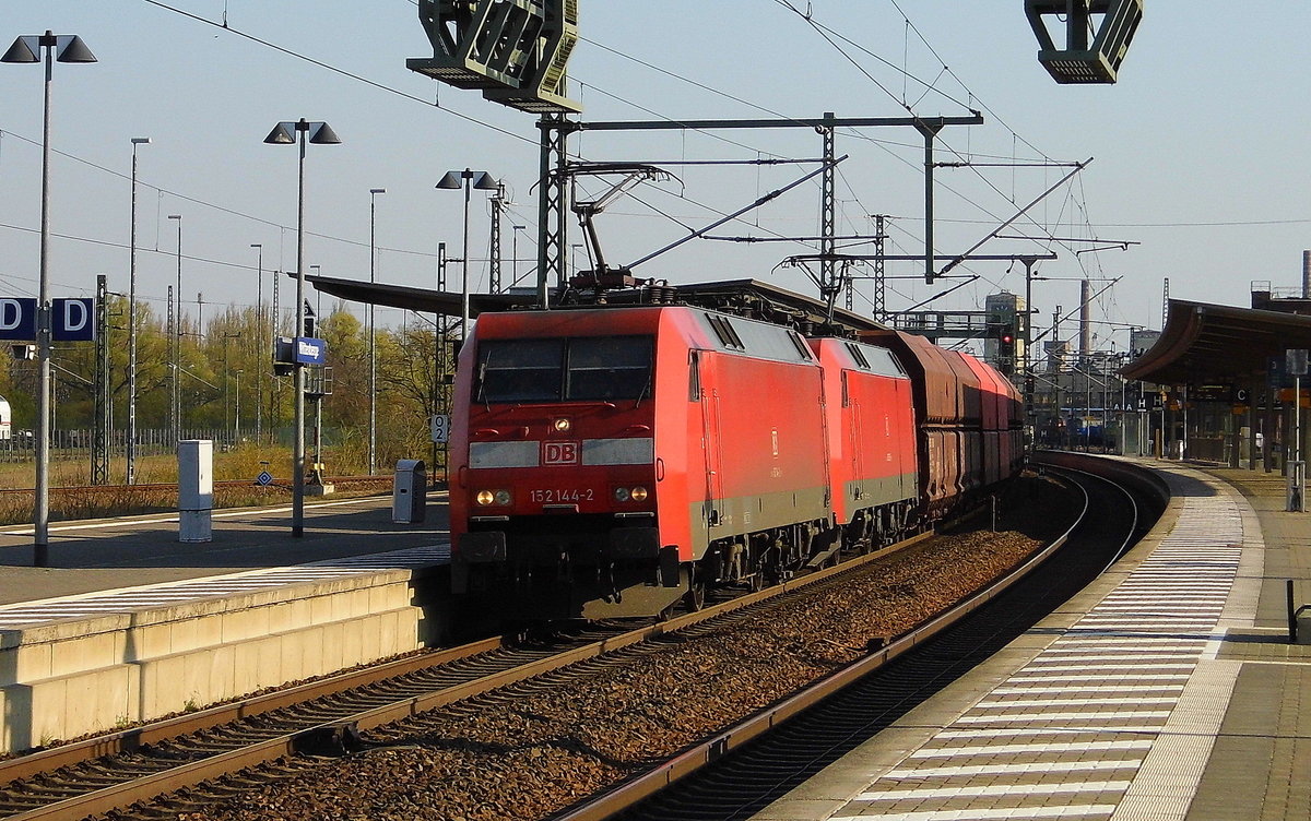 Am 17.04.2019 kam die 152 144-2 von DB Cargo Deutschland AG, aus Richtung Berlin nach Wittenberge und fuhr weiter in Richtung nach Hamburg .