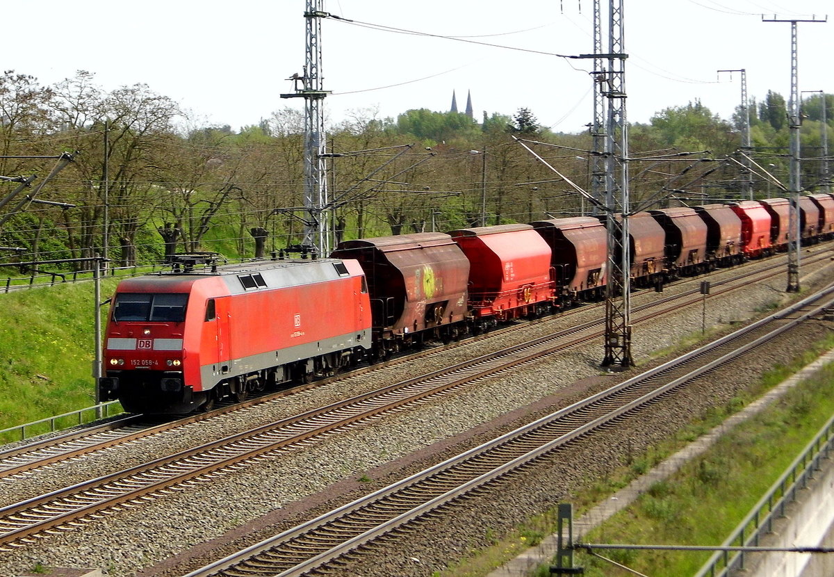 Am 17.05.2017 kam die 152 058-4 von der DB Cargo Deutschland AG, aus Richtung Stendal und fuhr weiter in Richtung Wittenberge .