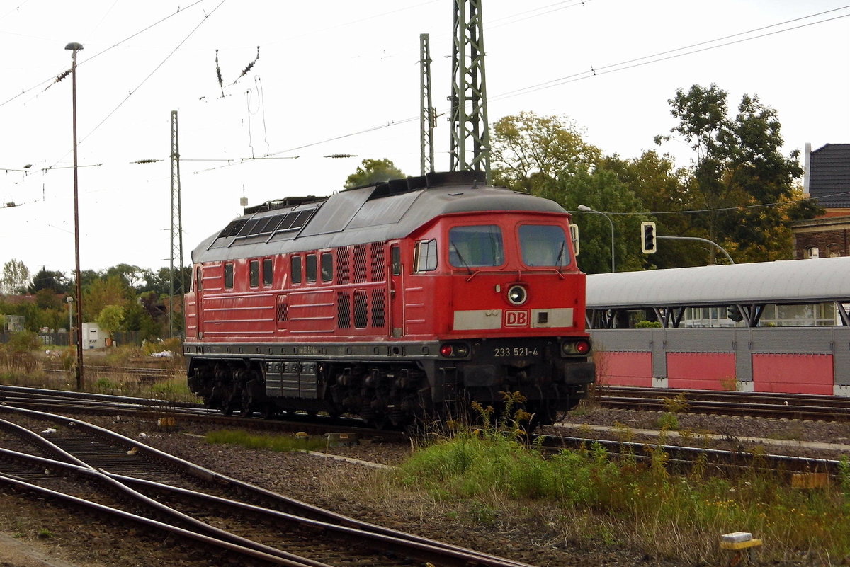 Am 17.09.2017 fuhr die 233 521-4 von    DB Cargo Deutschland AG,   von Stendal  nach   Magdeburg .