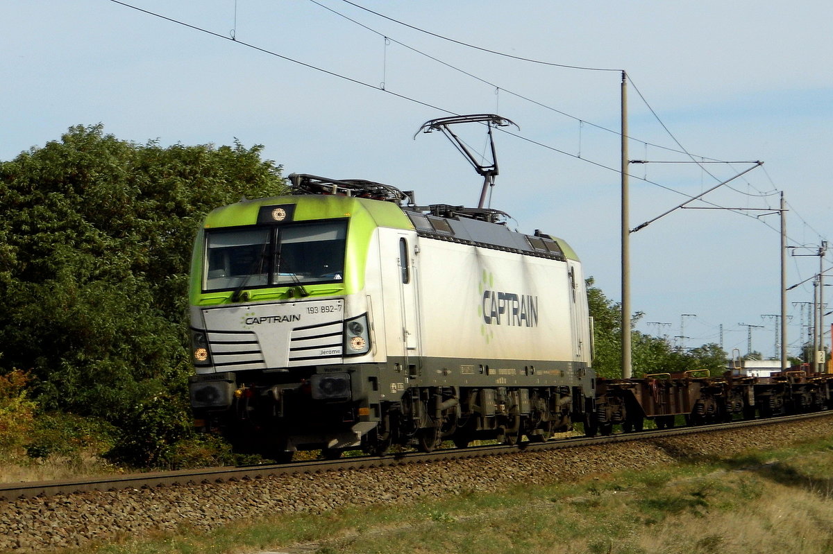 Am 17.09.2018 kam die 193 892-7 [Name: Jérôme] von CAPTRAIN aus Richtung Stendal und fuhr weiter in Richtung Salzwedel.