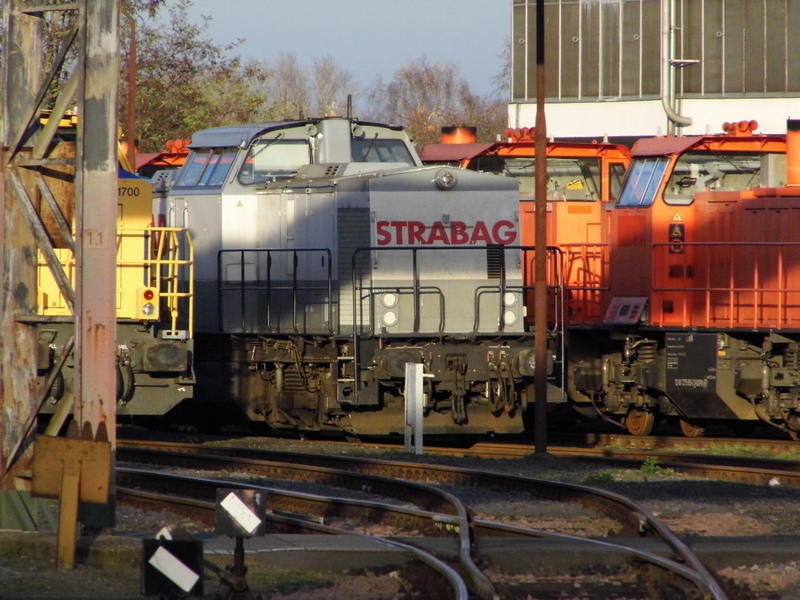  Am 17.10.2014 stand die 203 841-2  von STRABAG Rail GmbH   im RAW Stendal   . 