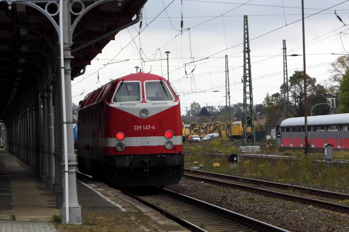 Am 17.10.2015 kam die 229 147-4 von der CLR aus Richtung Wittenberge nach Stendal und fuhr weiter in Richtung Magdeburg .
