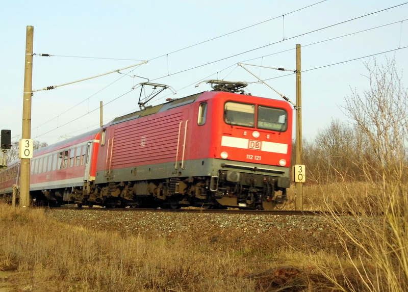 Am 18.01.2015 kam die 112 121 von der DB  aus Richtung  Wittenberge   und fuhr weiter in Richtung Stendal.