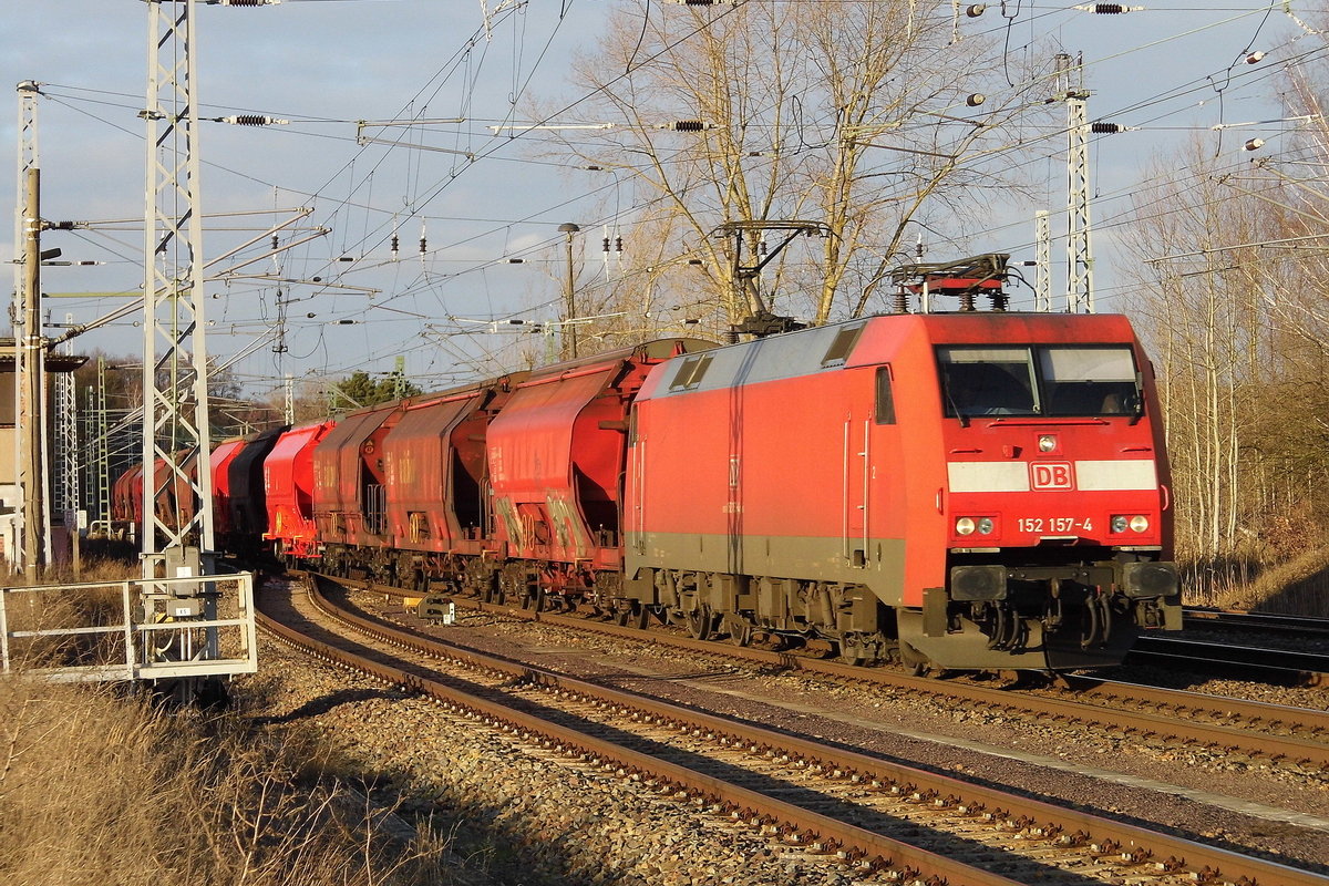 Am 18.01.2019 kam die 152 157-5 von DB Cargo Deutschland AG,  aus Richtung Wittenberge nach Borstel und fuhr weiter nach Stendal .
