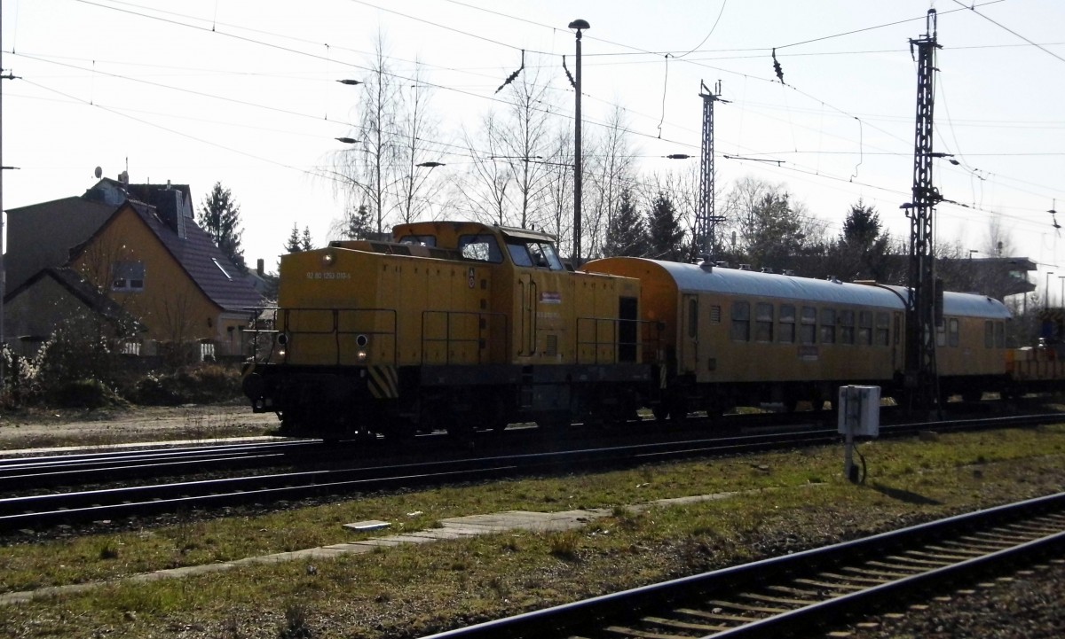 Am 18.03.2015 kam  die  293 010-5   von der Bahnbau Gruppe aus Richtung Hannover  noch Stendal .
