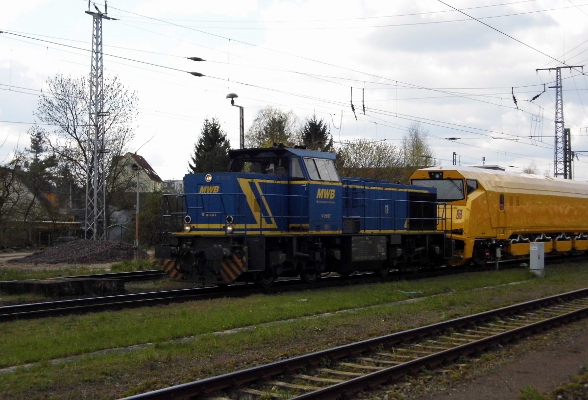Am 18.04.2015 kam die 276 006-4 von der MWB aus Richtung Hannover nach Stendal und fuhr weiter in Richtung Magdeburg .
