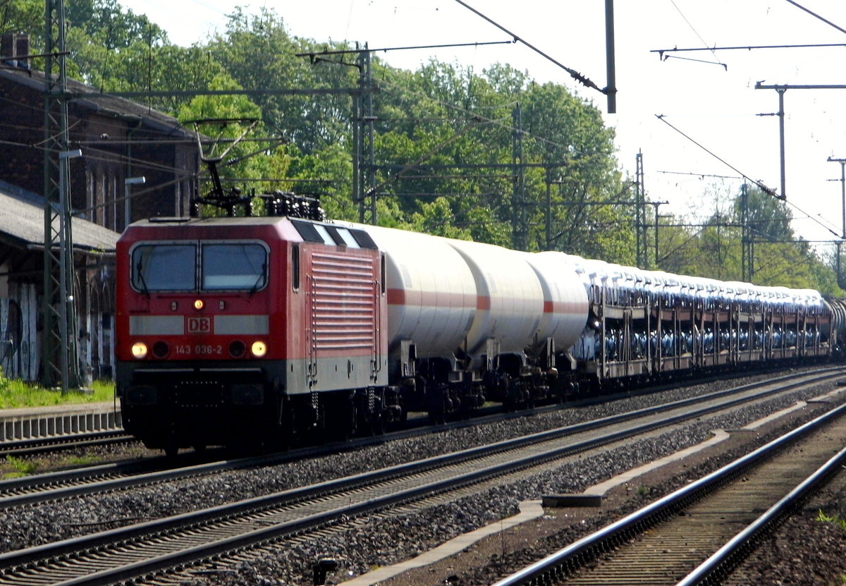 Am 18.05.2017 kam die 143 036-2 von der DB Cargo aus Richtung Magdeburg nach Niederndodeleben und fuhr weiter in Richtung Braunschweig .
