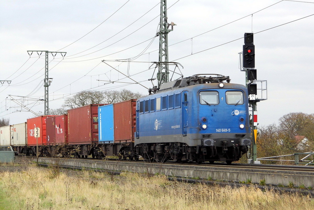 Am 18.11.2017 kam die 140 649-5 von der EGP – Eisenbahngesellschaft Potsdam, aus Richtung Stendal und fuhr weiter in Richtung Salzwedel .