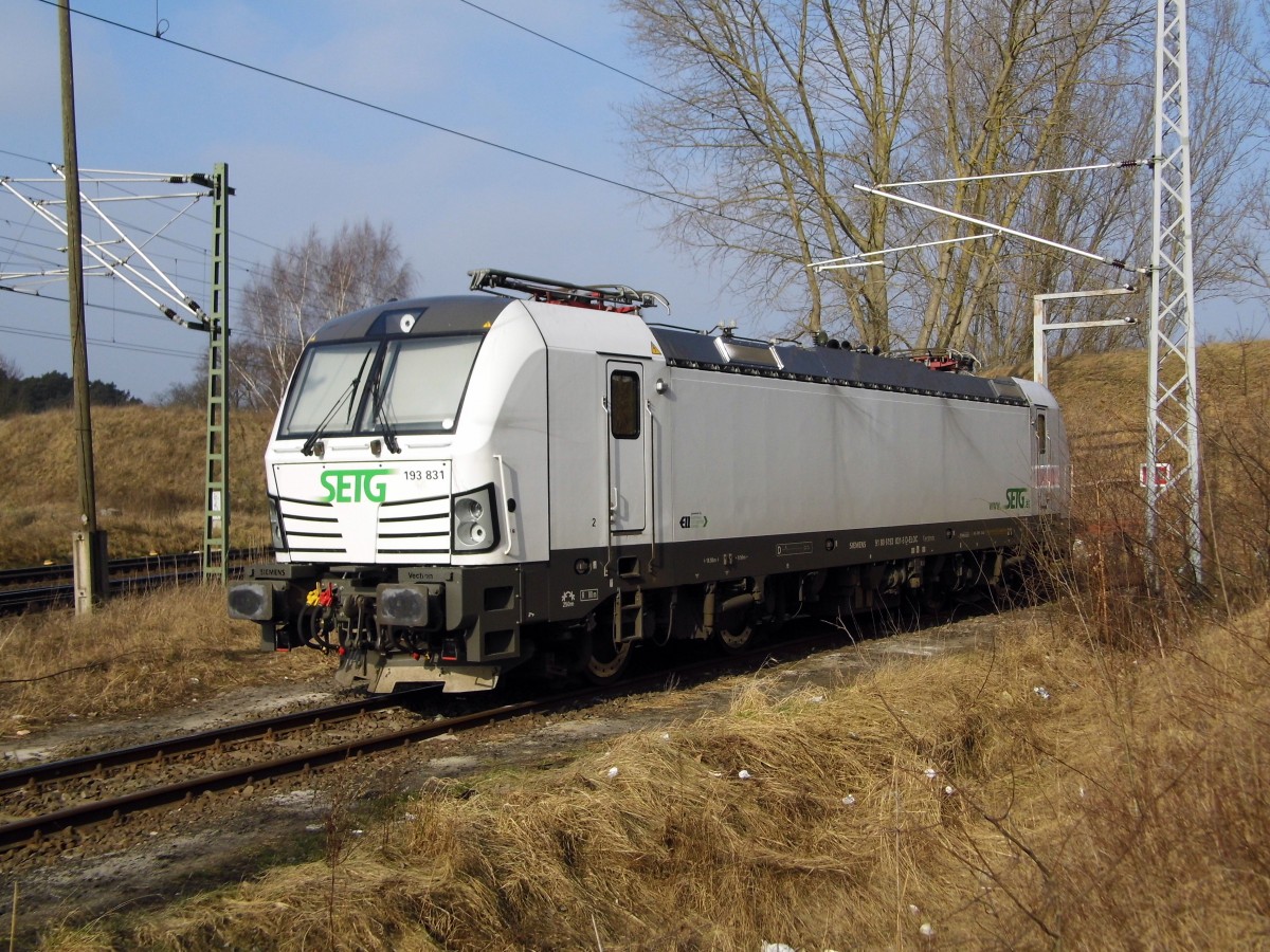 Am 19.02.2015 war die 193 831 von der SETG (ELL) bei Borstel bei Stendal abgestellt .