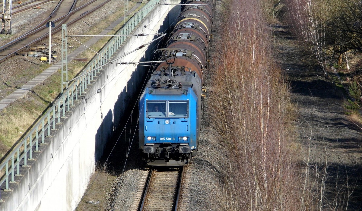 Am 19.03.2015 kam die 185 518-8 von der CFL Cargo   aus   Richtung Stendal und fuhr weiter in Richtung Hannover .