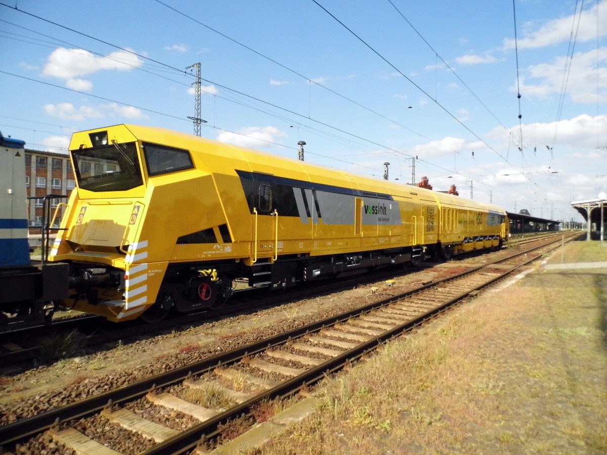 Am 19.05.2015 kam die 203 205-0 ,1401 von der D&D Eisenbahngesellschaft mbH, und mir einen Hochgeschwindigkeits Schleifzug HSD-2 die 9527 003-4 von der VMRS aus Richtung Magdeburg nach Stendal und fuhr weiter in Richtung Salzwedel .