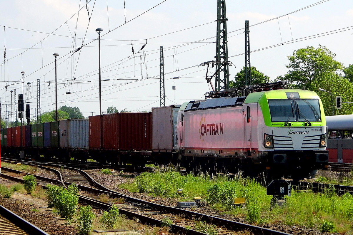 Am 19.05.2017 kam die 193 896-8 von CAPTRAIN aus Richtung Magdeburg nach Stendal und fuhr weiter in Richtung Salzwedel .