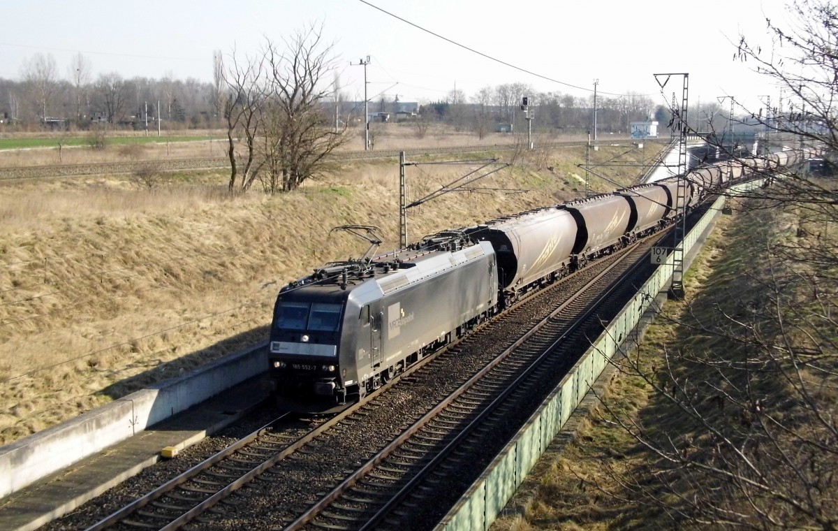 Am 20.03.2015 kam die 185 552-7 von der CFL Cargo Deutschland GmbH (MRCE dispolok)  aus Richtung Stendal und fuhr weiter in Richtung Hannover .