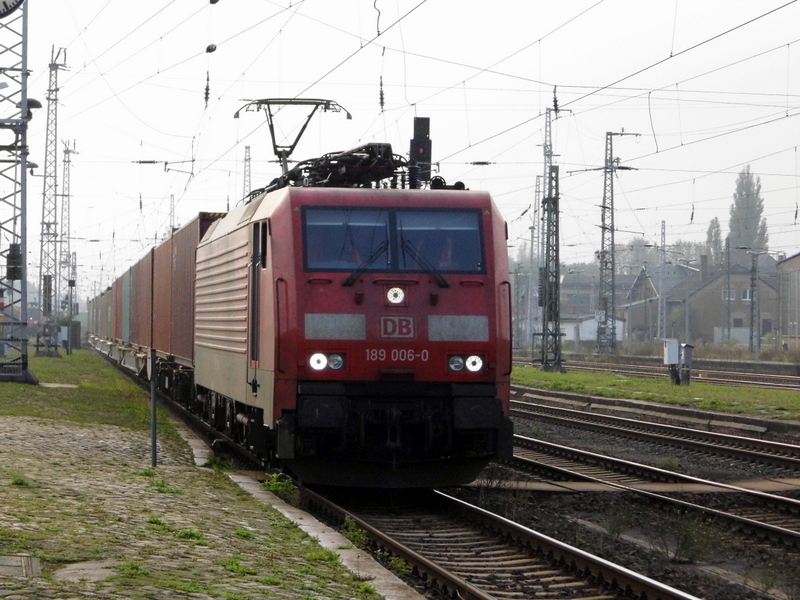 Am 20.09.2014 kam die 189 006-0 von der DB aus Richtung  Wittenberge nach Stendal und fuhr weiter in Richtung Magdeburg .