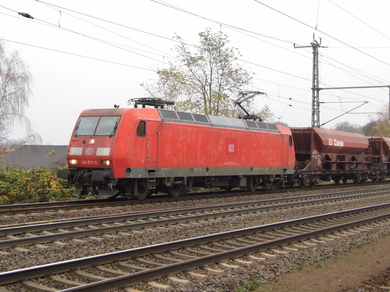 Am 20.11.2014 kam die 145 072-5 von der DB aus Richtung Magdeburg nach Niederndodeleben und fuhr weiter in Richtung Braunschweig . 
