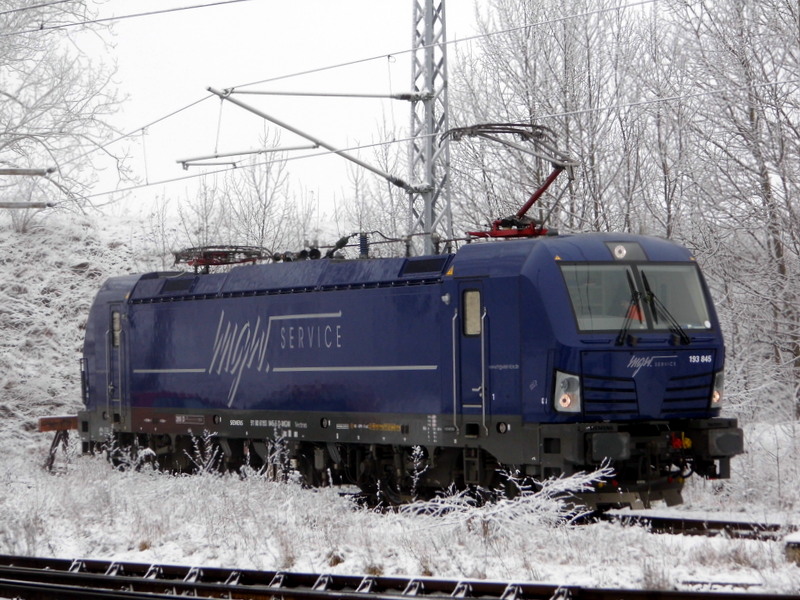 Am 21.01.2015 stand die 193 845 von der SETG ( MGW Service ) bei  Borstel bei Stendal  .