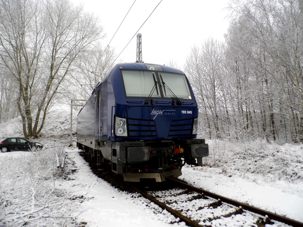 Am 21.01.2015 war die 193 845 von der SETG ( MGW Service )bei Borstel bei Stendal abgestellt .