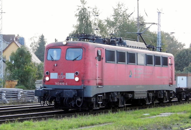 Am 2.10.2014 kam die 140 876-4 von der EGP aus Richtung Salzwedel nach Stendal und fuhr weiter in Richtung Magdeburg .