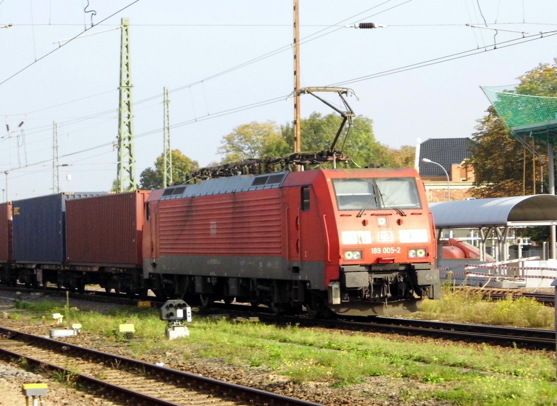 Am 2.10.2014 kam die 189 005-2 von der DB aus Richtung Magdeburg nach Stendal und fuhr weiter in Richtung  Salzwedel.