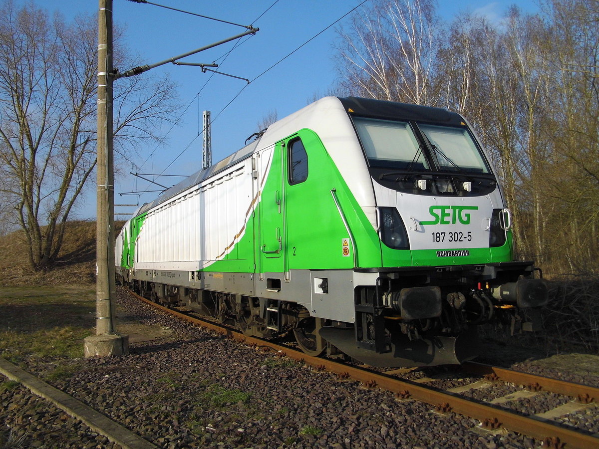 Am 21.03.2019   die 187 302-5 von der SETG ( (Railpool) ) in Borstel  .