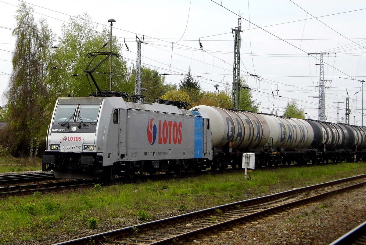 Am 21.04.2017 kam die E 186 274-7 von der  Lotos Kolej Sp. z o.o., Gdańsk,   ( Railpool) aus Richtung Braunschweig nach Stendal und fuhr weiter in Richtung Magdeburg .