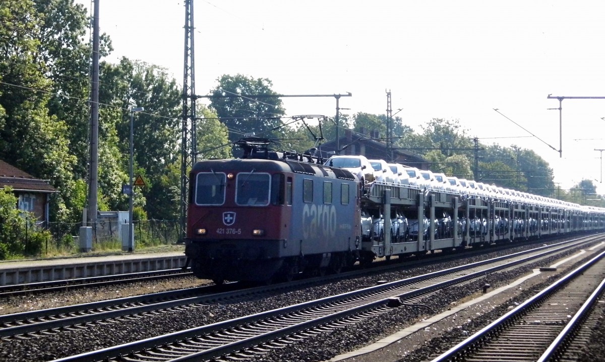 Am 21.05.2015 kam die 421 376-5 von der HSL Logistik   (SBB Cargo) aus Richtung Magdeburg nach Niederndodeleben und fuhr weiter in Richtung  Braunschweig  .