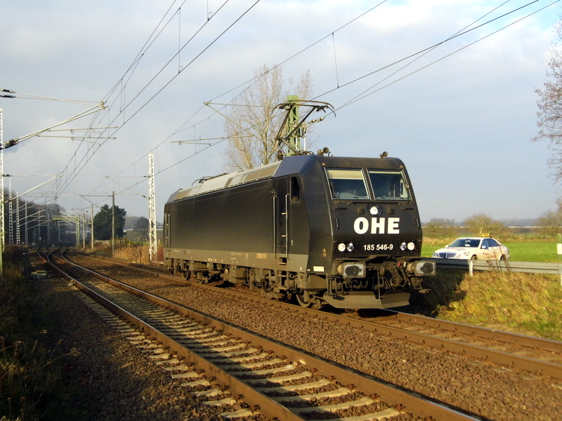 Am 21.11.2014 Rangierfahrt von der 185 546-9 von der OHE Cargo (MRCE Dispolok) bei Borstel bei Stendal .