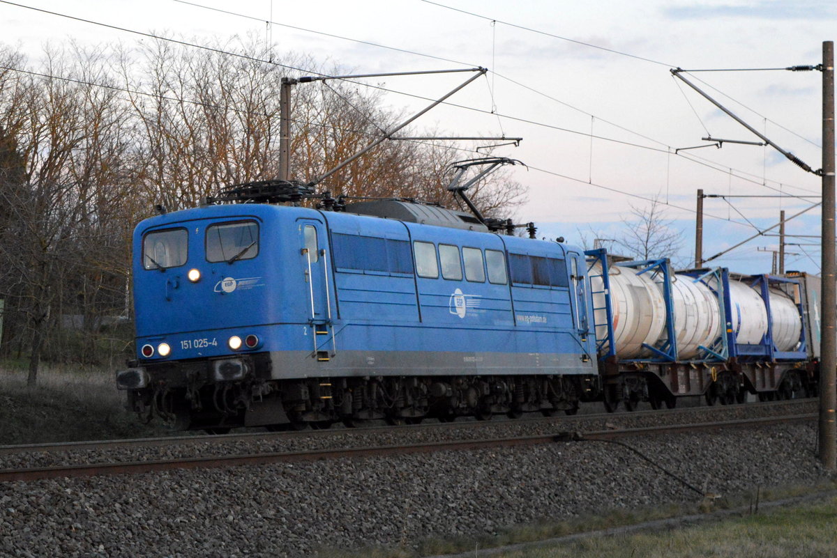 Am 22.01.2021 kam die  151 025-4 von der EGP aus Richtung Stendal und fuhr weiter in Richtung Wittenberge .