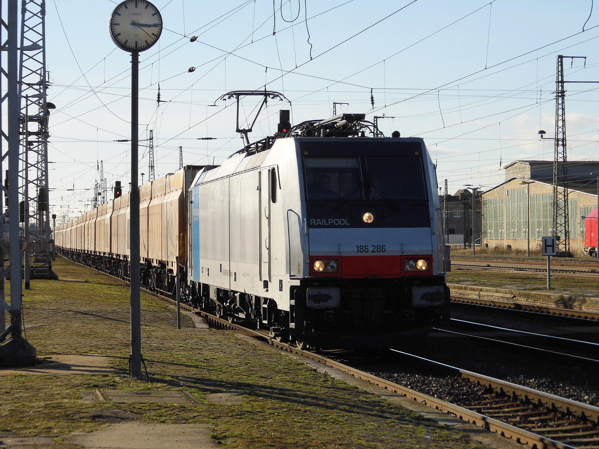 Am 22.02.2019 fuhr die  186 286 von der PRESS  (Railpool) von Borstel nach Stendal und fuhr weiter in Richtung Magdeburg .