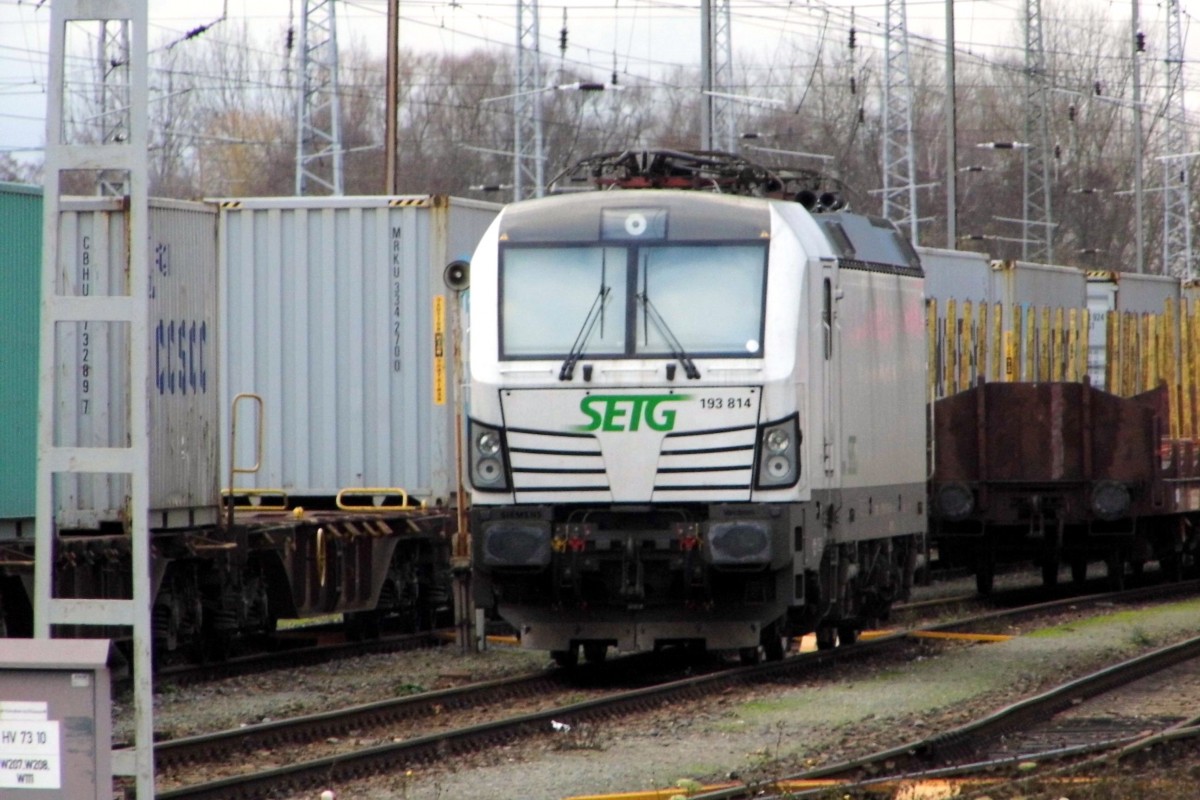 Am 22.11.2015 war die 193 814  von der SETG (Railpool) in Stendal abgestellt .