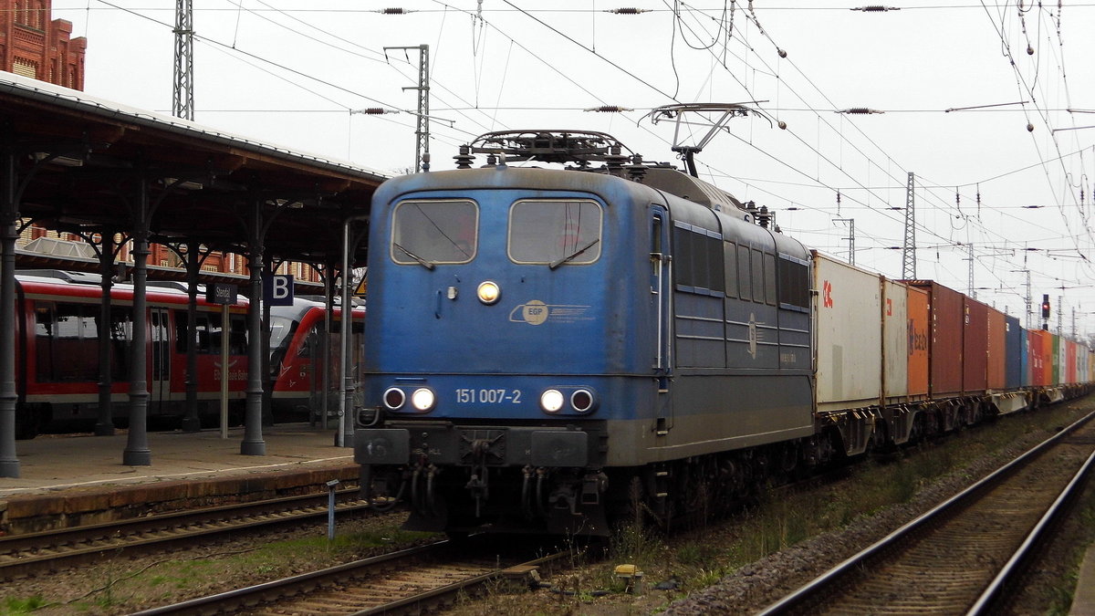 Am 22.12.2017 kam die 151 007-2 von der EGP – Eisenbahngesellschaft Potsdam, aus Richtung Magdeburg nach Stendal und fuhr weiter in Richtung Salzwedel .