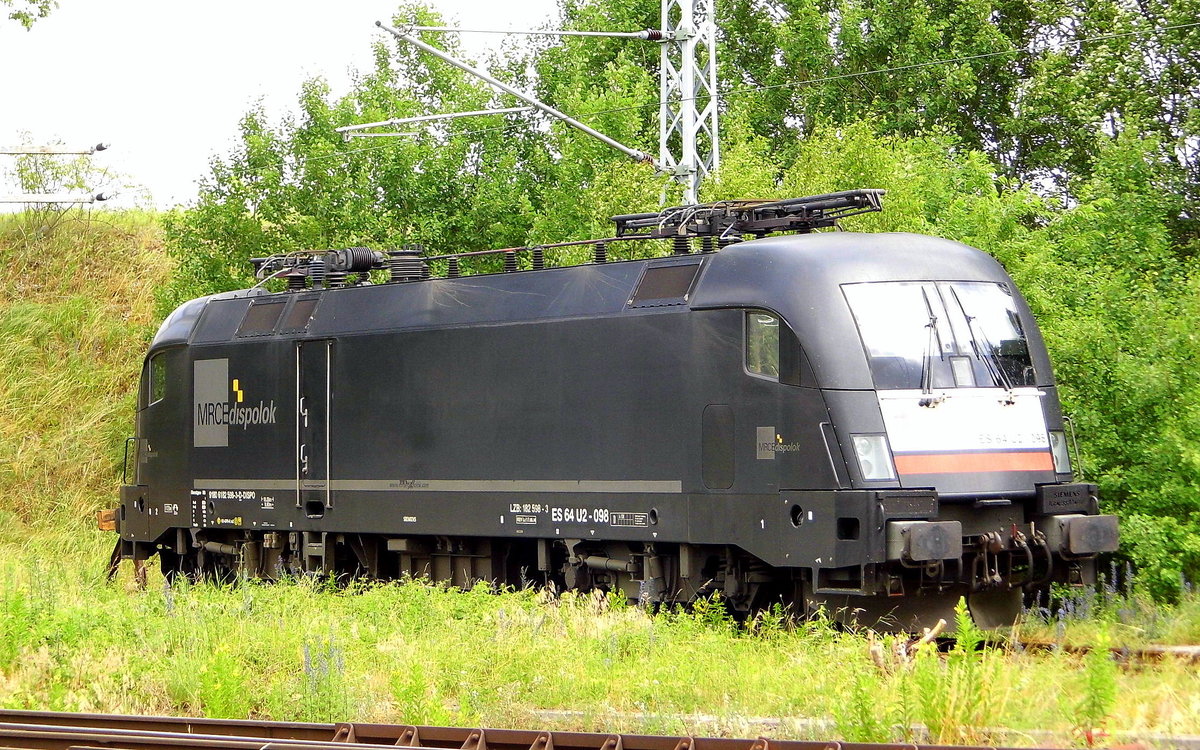 Am 23.06.2017 war die 182 598-3 von der SETG ( MRCE Dispolok ) in Borstel  abgestellt.