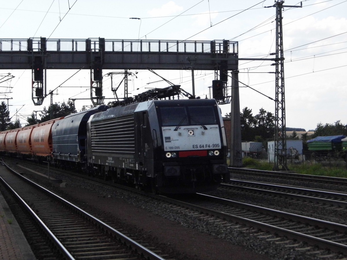 Am 23.07.2015 kam die 189 995  von der LTE   ( MRCE dispolok )aus Richtung Braunschweig nach Niederndodeleben und fuhr weiter in Richtung Magdeburg .