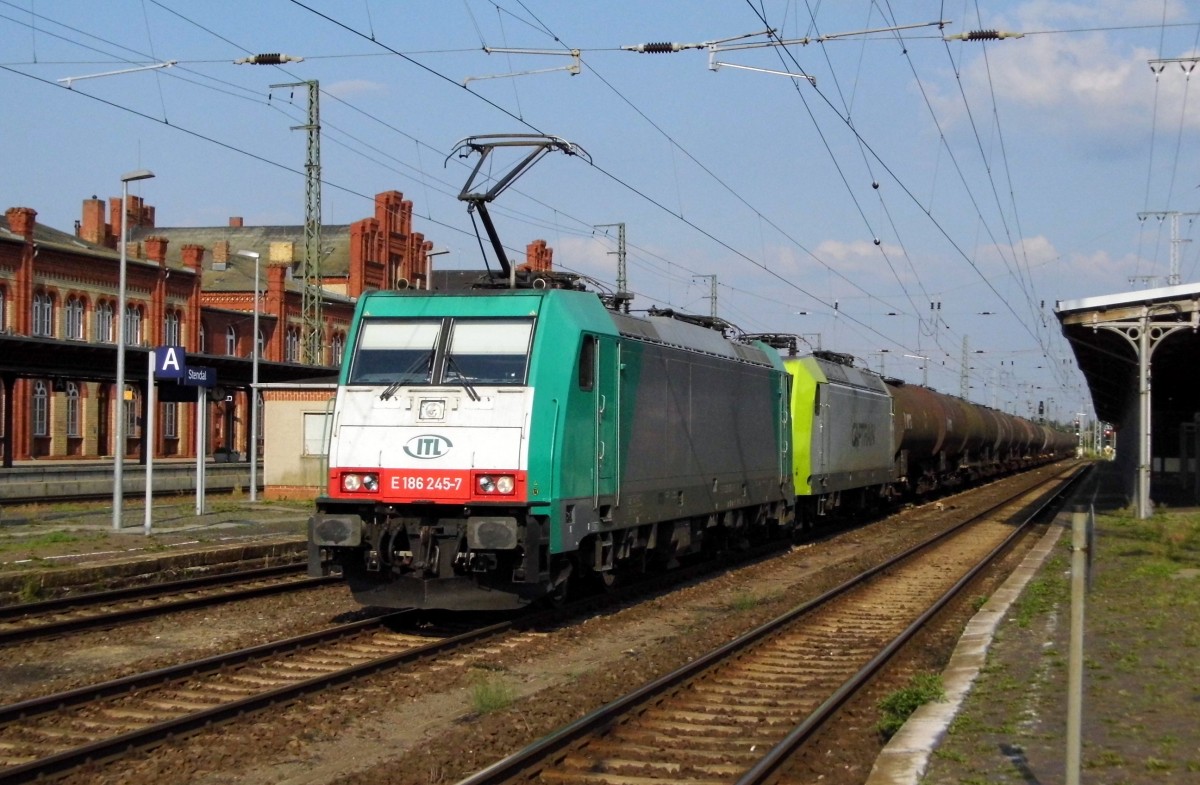 Am 23.08.2015 kamen die E 186 245-7 und die 145 094 von der ITL aus Richtung Magdeburg nach Stendal und fuhr weiter in Richtung Salzwedel .