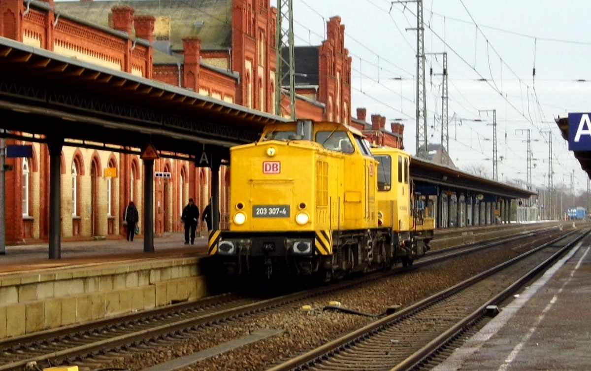 Am 24.01.2016 kam die 203 307-4 von der DB aus Richtung Berlin nach Stendal und fuhr weiter in Richtung Hannover .