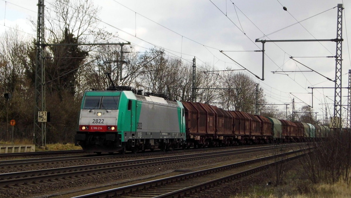 Am 24.02.2016 kam die 186 214-3 von der NMBS/SNCB DB Schenker Rail N. V.,  aus Richtung Magdeburg nach Niederndodeleben und fuhr weiter in Richtung Braunschweig .