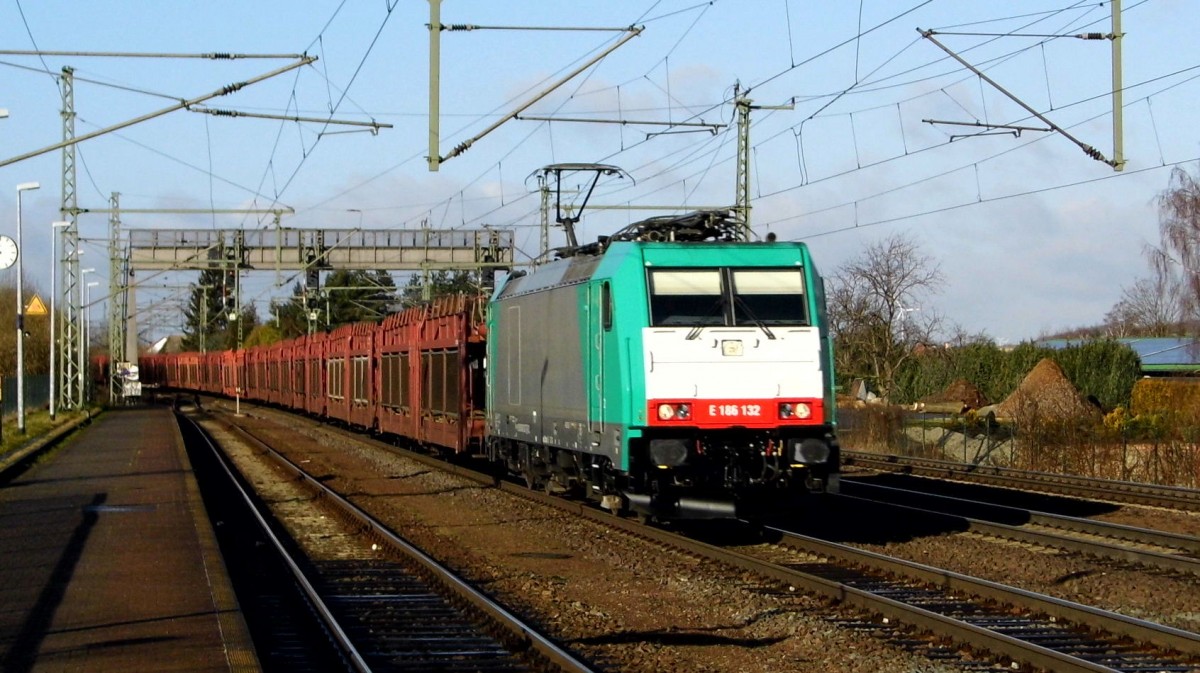 Am 24.02.2016 kam die E 186 132 von der ITL aus Richtung Braunschweig nach Niederndodeleben und fuhr weiter in Richtung Magdeburg .
