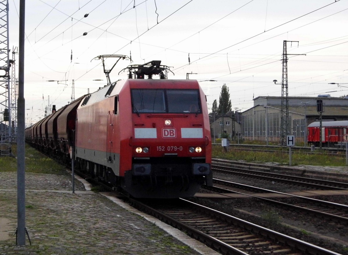 Am 24.09.2015 kam die 152 079-0 von der DB aus Richtung Wittenberge nach Stendal und fuhr weiter in Richtung Magdeburg .