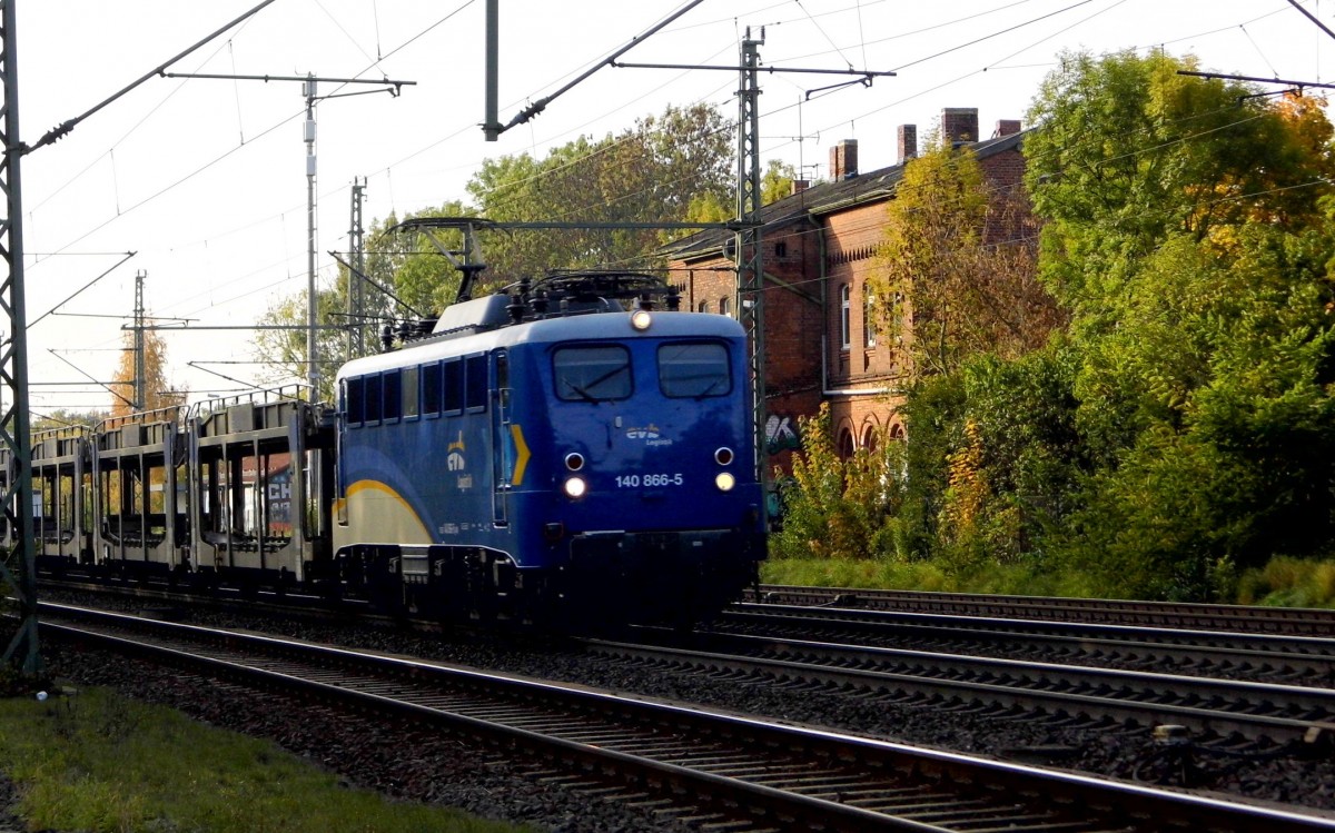 Am 24.10.2015 kam die 140 866-5 von der  evb Logistik aus Richtung  Braunschweig nach Niederndodeleben und fuhr weiter in Richtung Magdeburg .