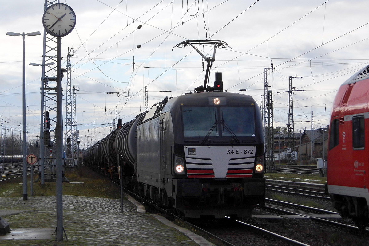 Am 24.11.2017 kam die X4 E - 872  [Name  Zoey] (193 872-9 ) von der  CTL Logistics GmbH, ( (MRCE Dispolok) aus Richtung Salzwedel nach Stendal und fuhr weiter in Richtung Magdeburg .
