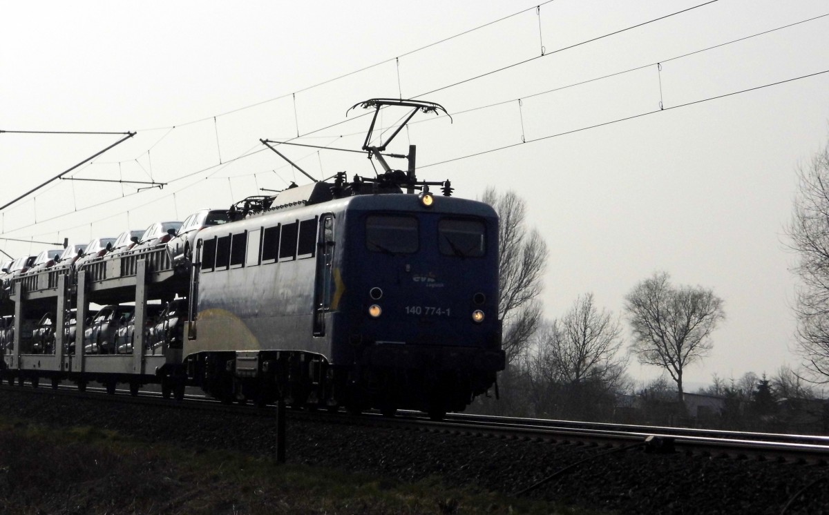 Am 25.03.2015 kam die 140 774-1 von der evb Logistik aus Richtung Hannover und fuhr weiter in Richtung Stendal .